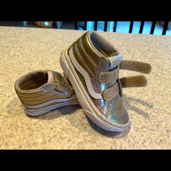 Girls iridescent gold Velcro sk8 high tops. - Picture 2 of 5